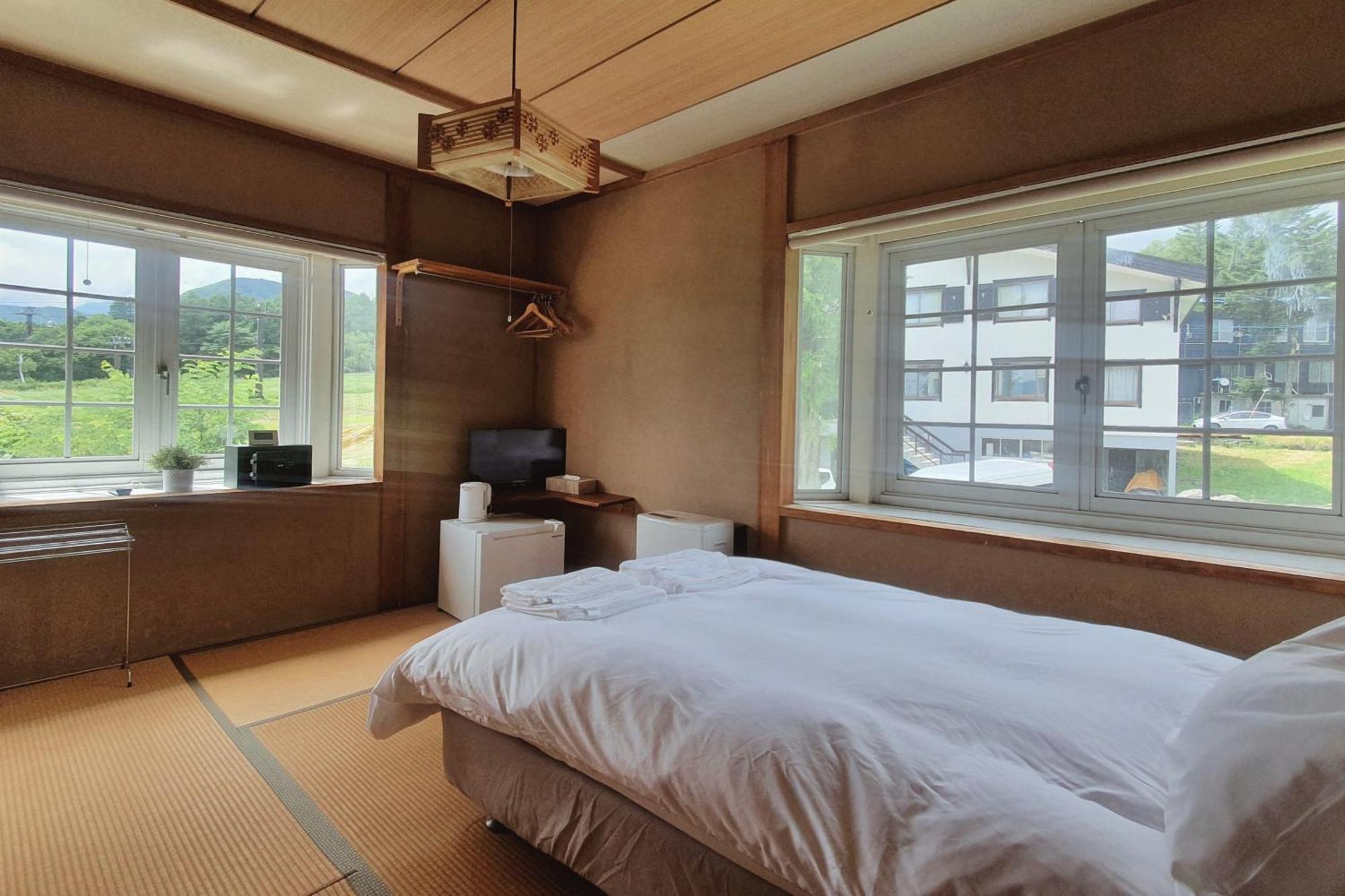 Sunshine Hakuba Ski-To-Door Exterior photo